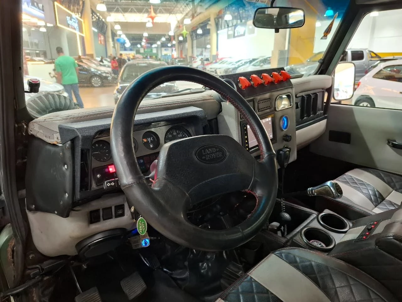 LAND ROVER DEFENDER