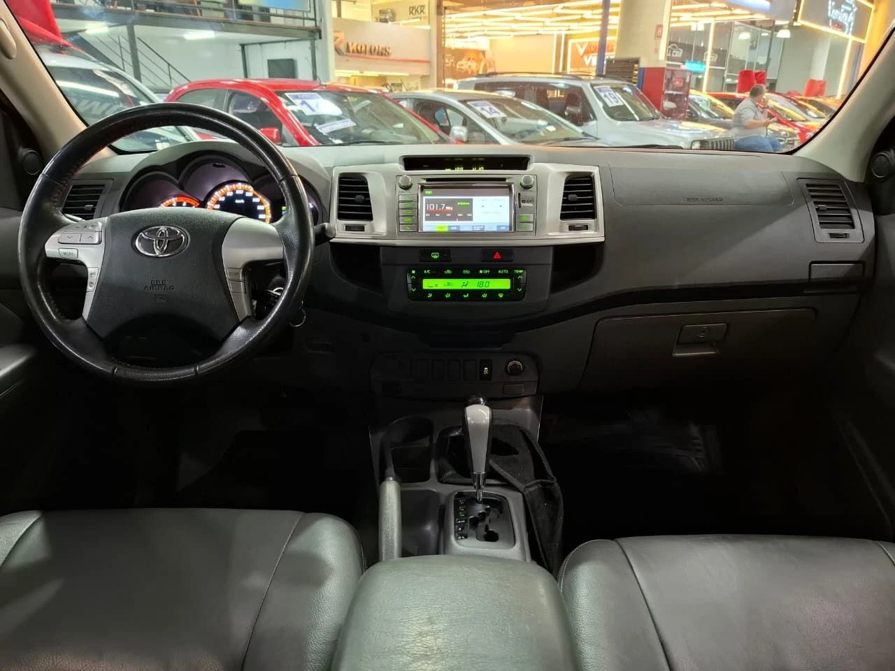 TOYOTA HILUX