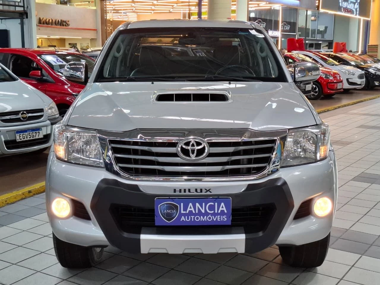 TOYOTA HILUX