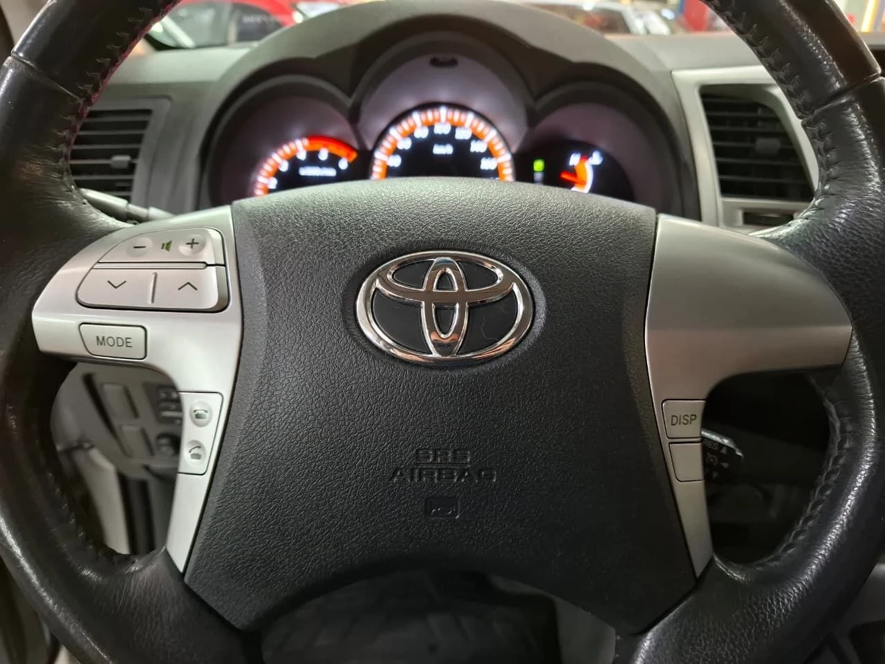 TOYOTA HILUX