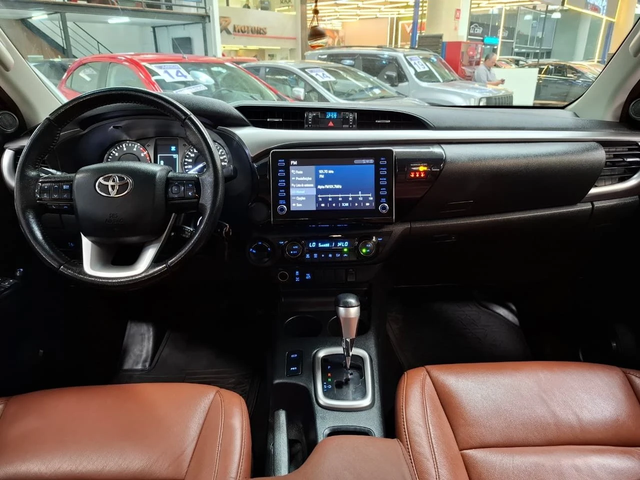 TOYOTA HILUX