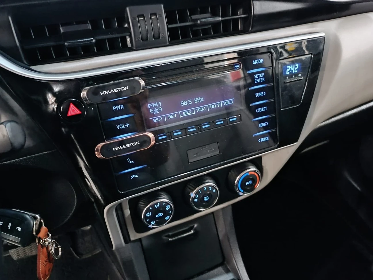 TOYOTA COROLLA