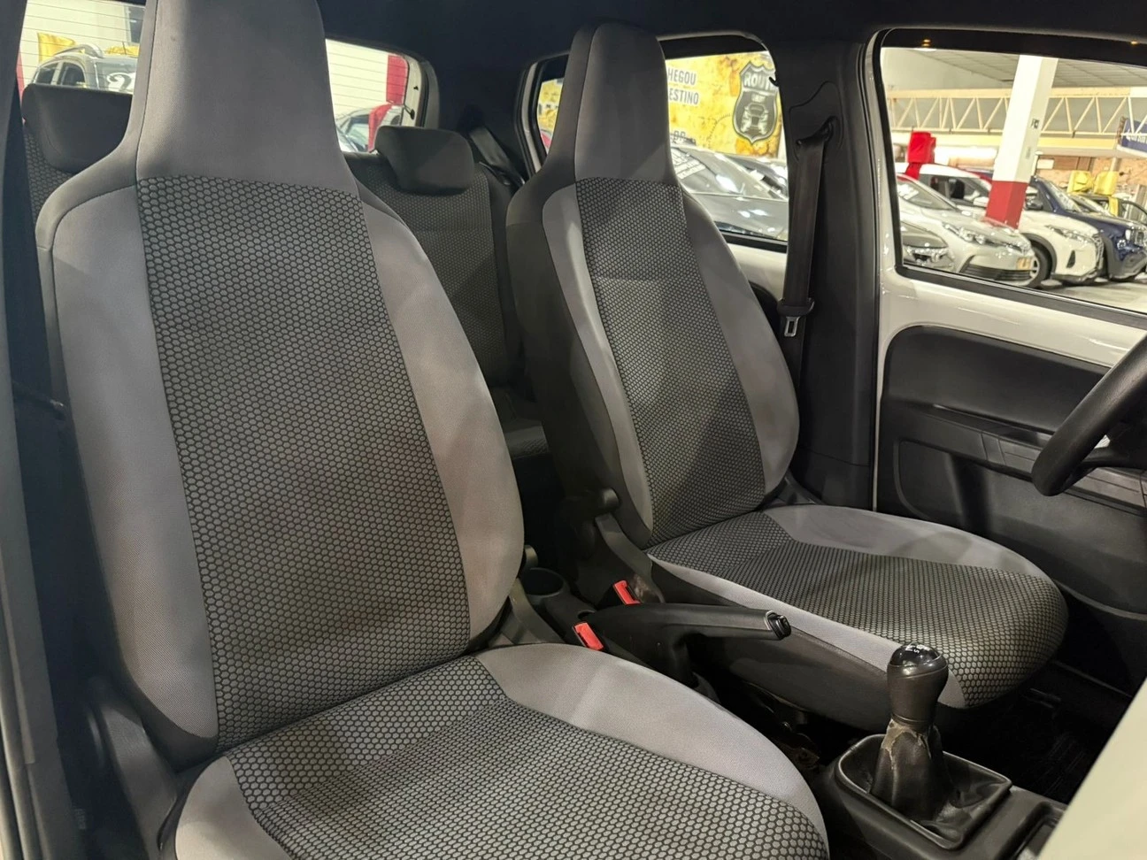 VOLKSWAGEN UP