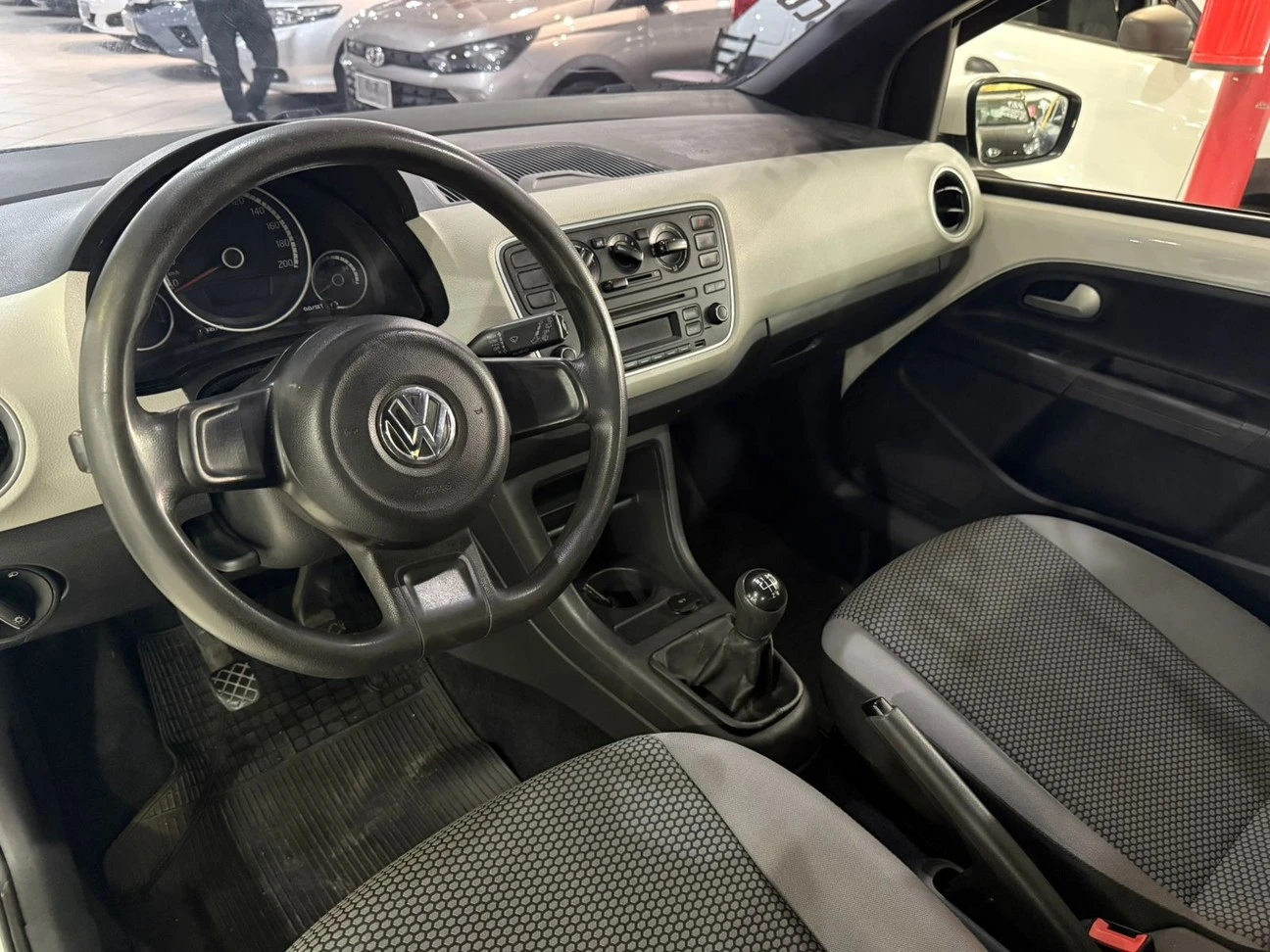VOLKSWAGEN UP