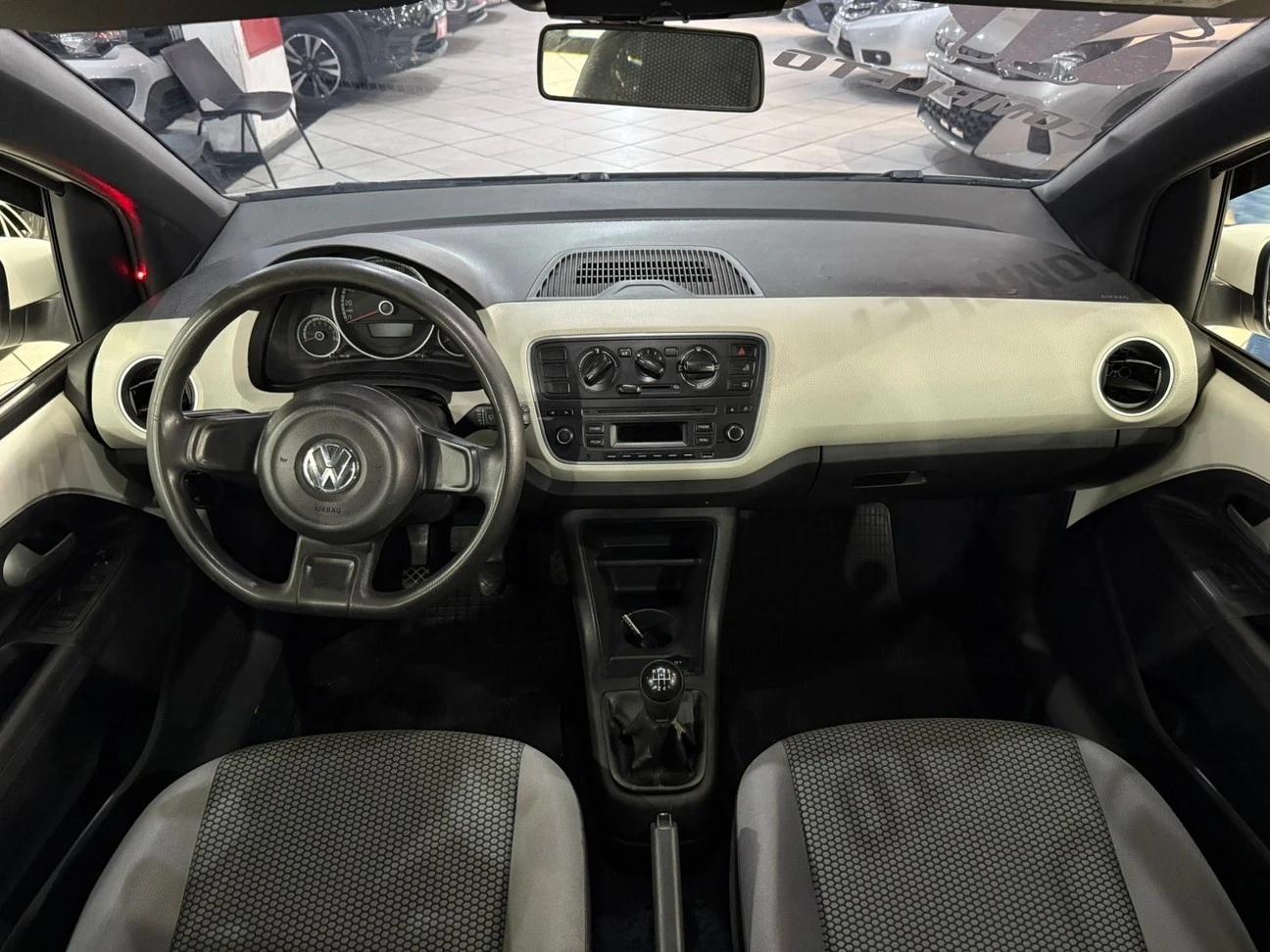 VOLKSWAGEN UP