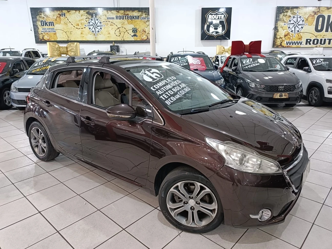 PEUGEOT 208