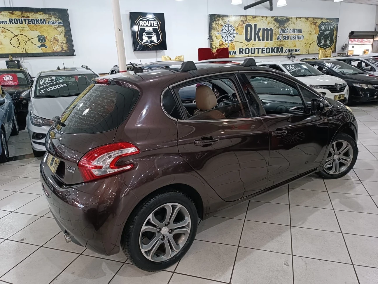 PEUGEOT 208