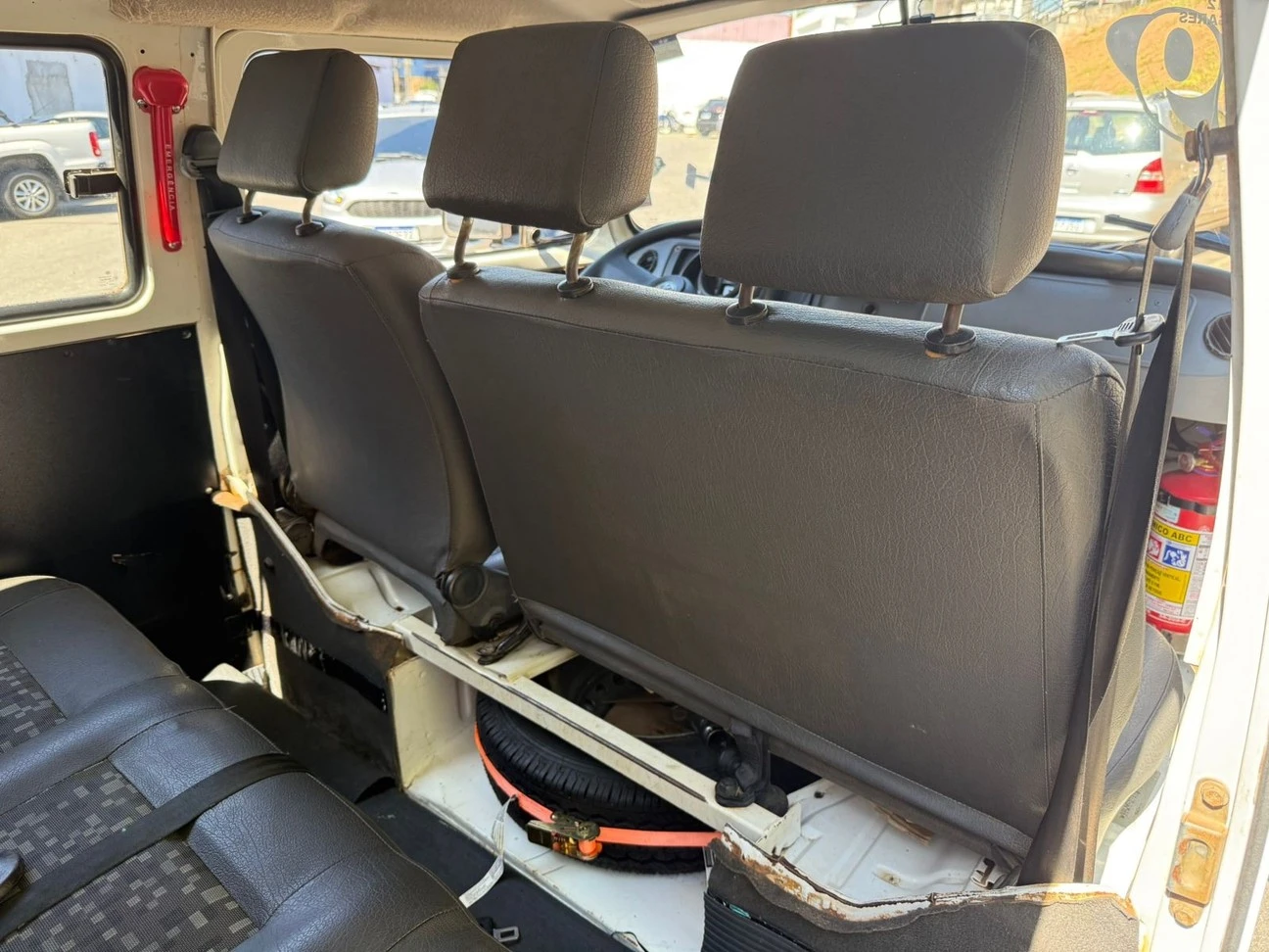 VOLKSWAGEN KOMBI