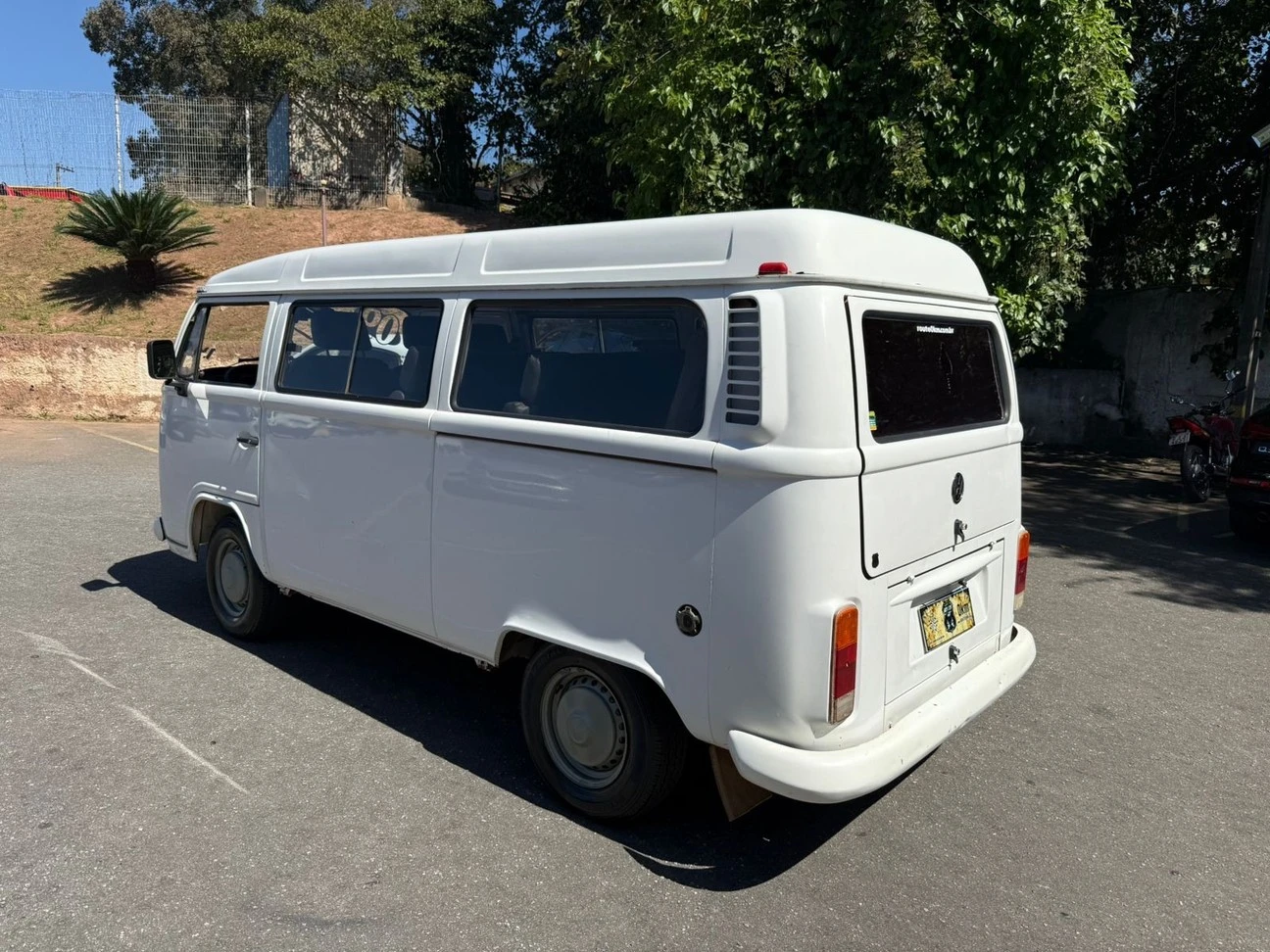 VOLKSWAGEN KOMBI