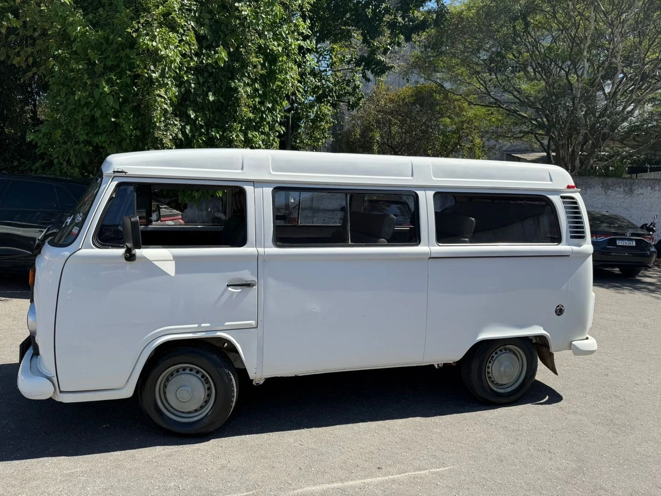 VOLKSWAGEN KOMBI