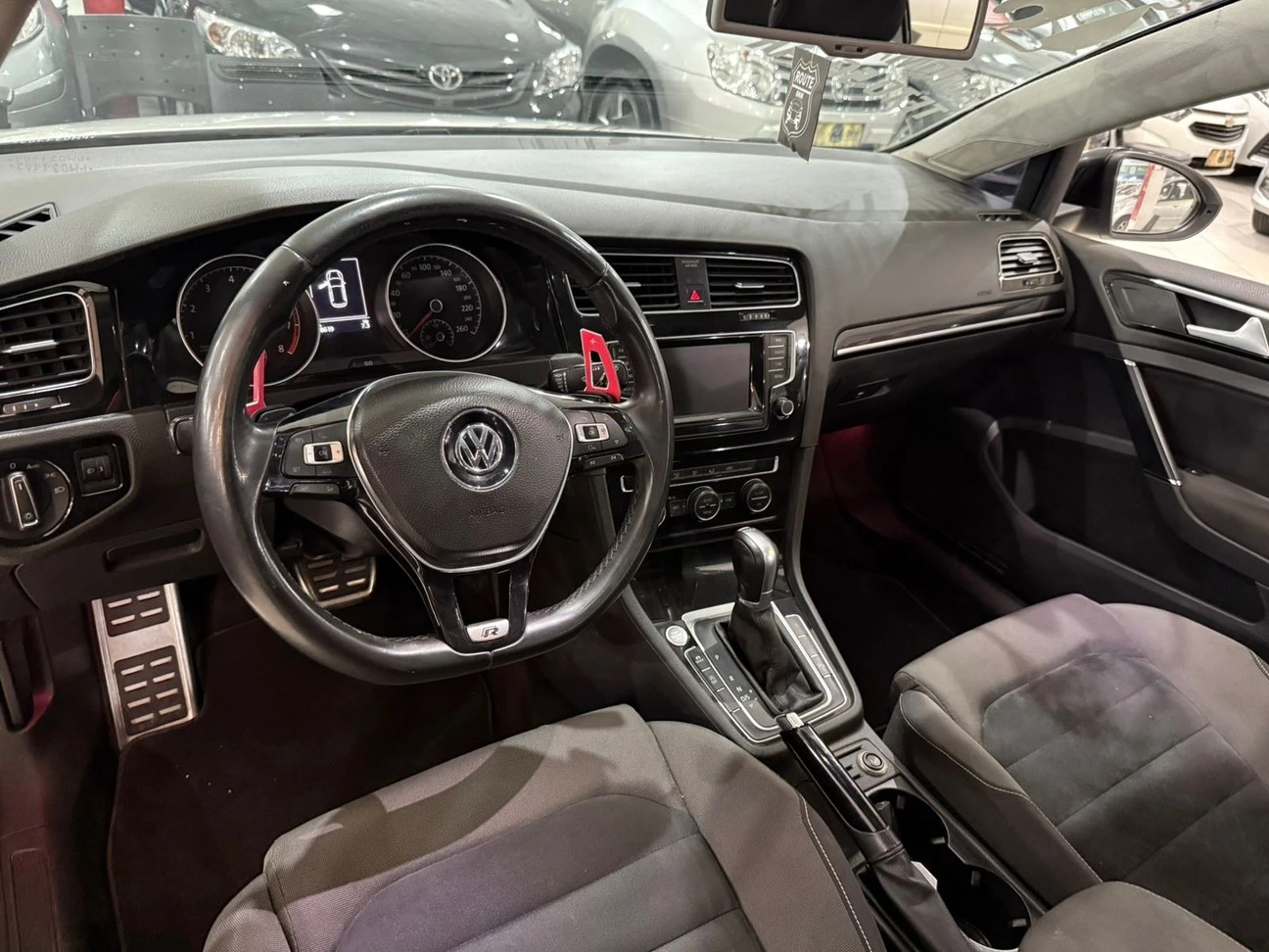 VOLKSWAGEN GOLF