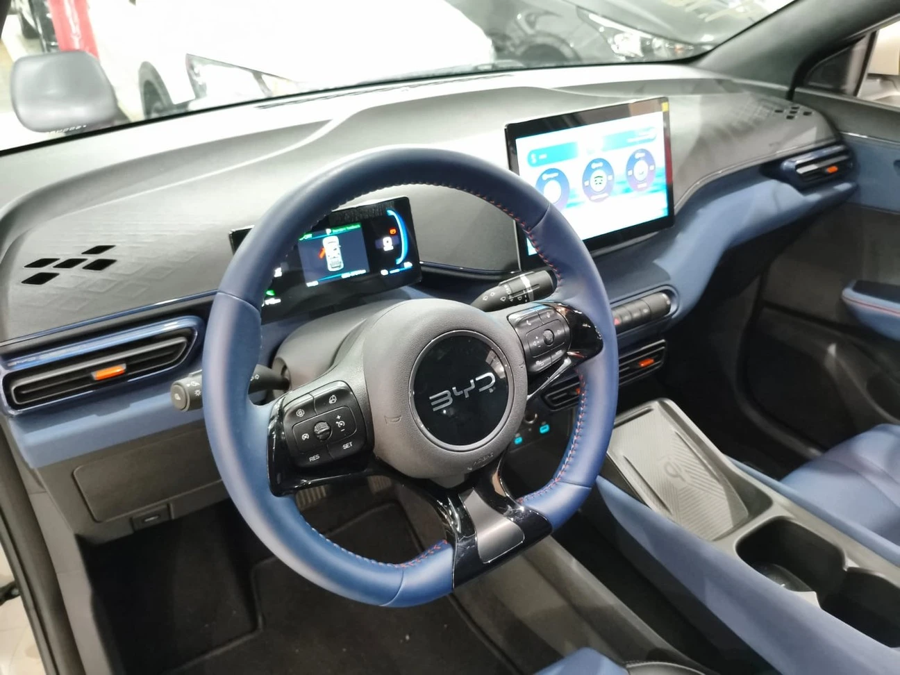 BYD DOLPHIN