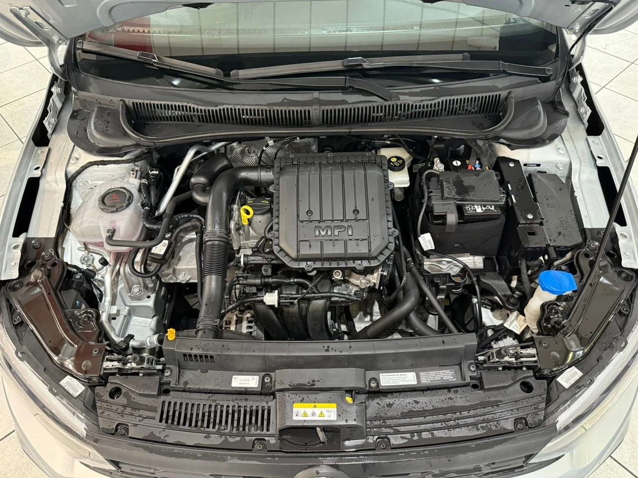 VOLKSWAGEN POLO