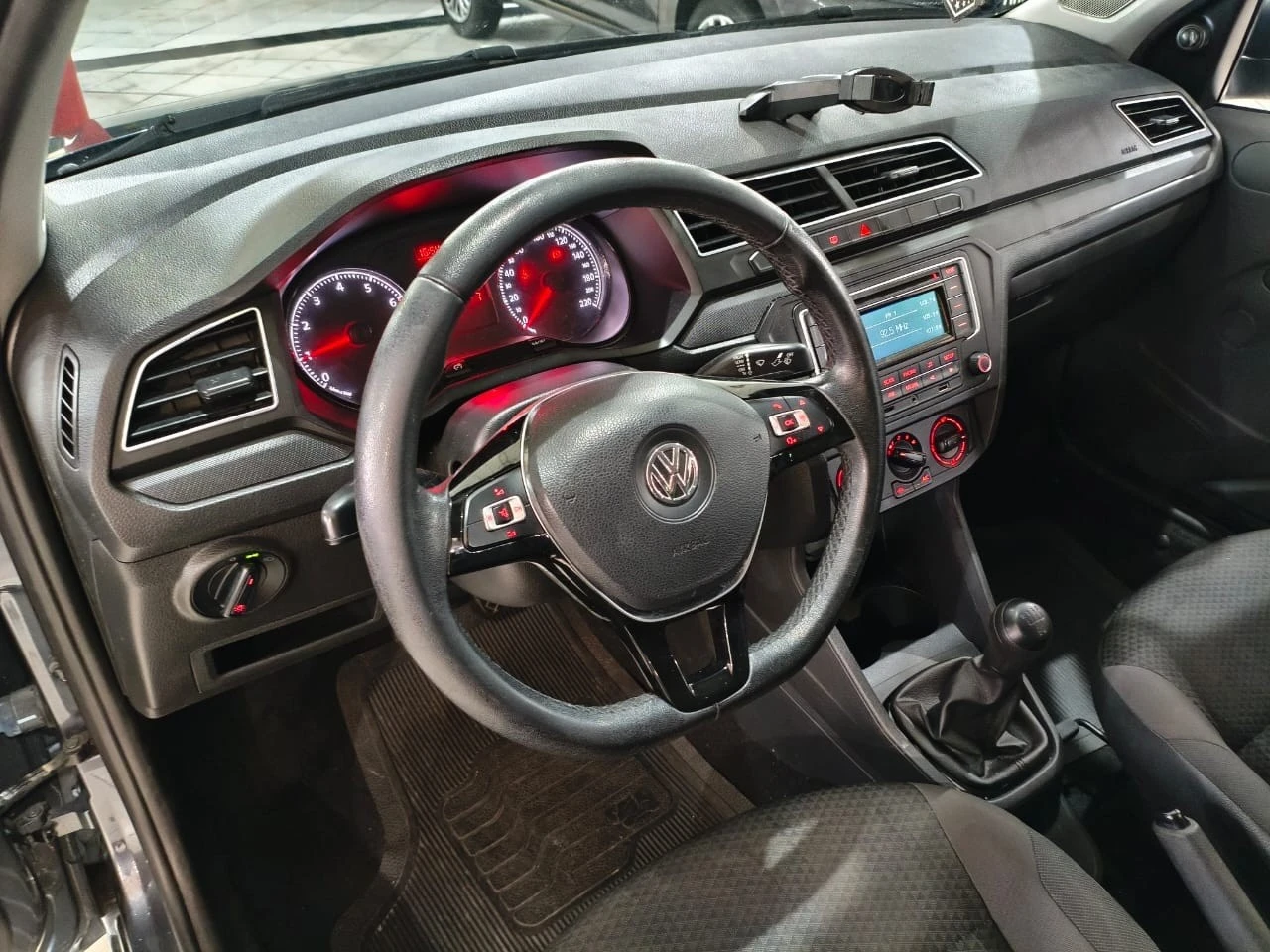 VOLKSWAGEN VOYAGE