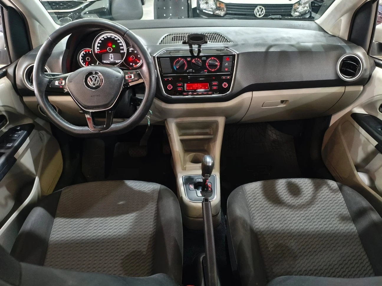 VOLKSWAGEN UP