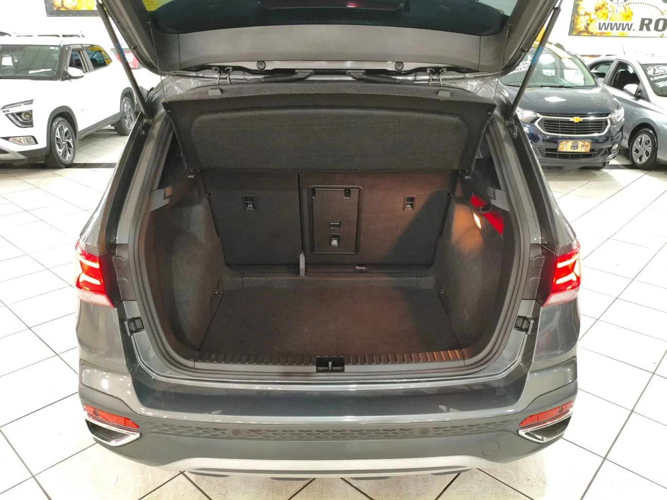 VOLKSWAGEN TAOS