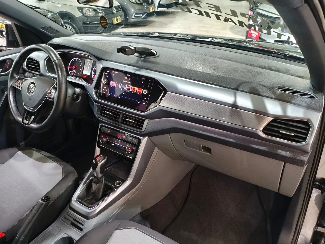 VOLKSWAGEN T-CROSS