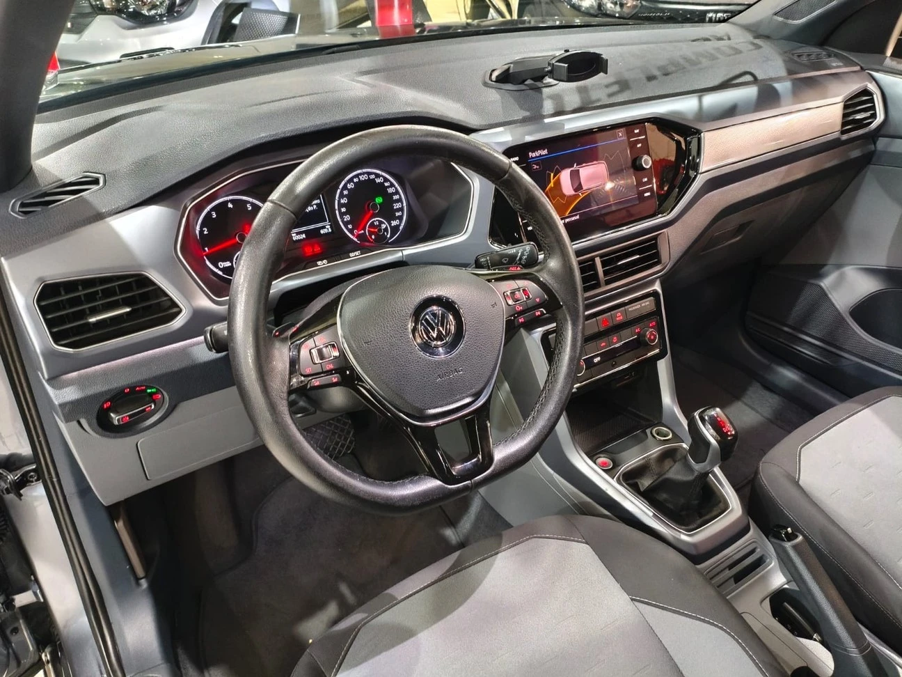 VOLKSWAGEN T-CROSS