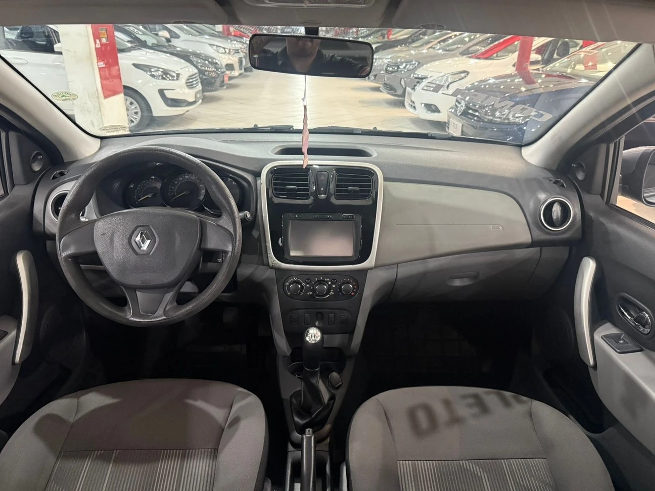 RENAULT LOGAN