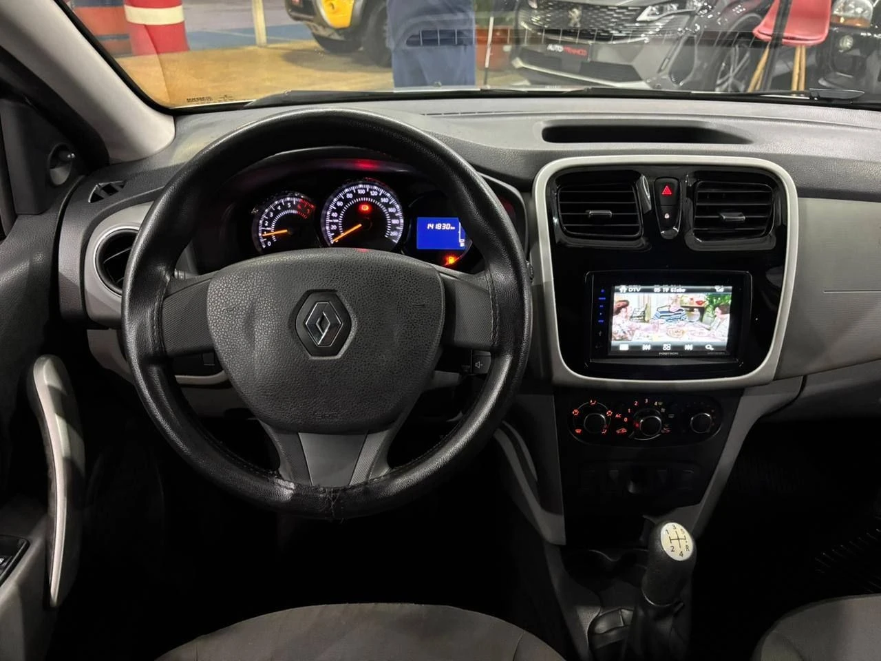 RENAULT LOGAN