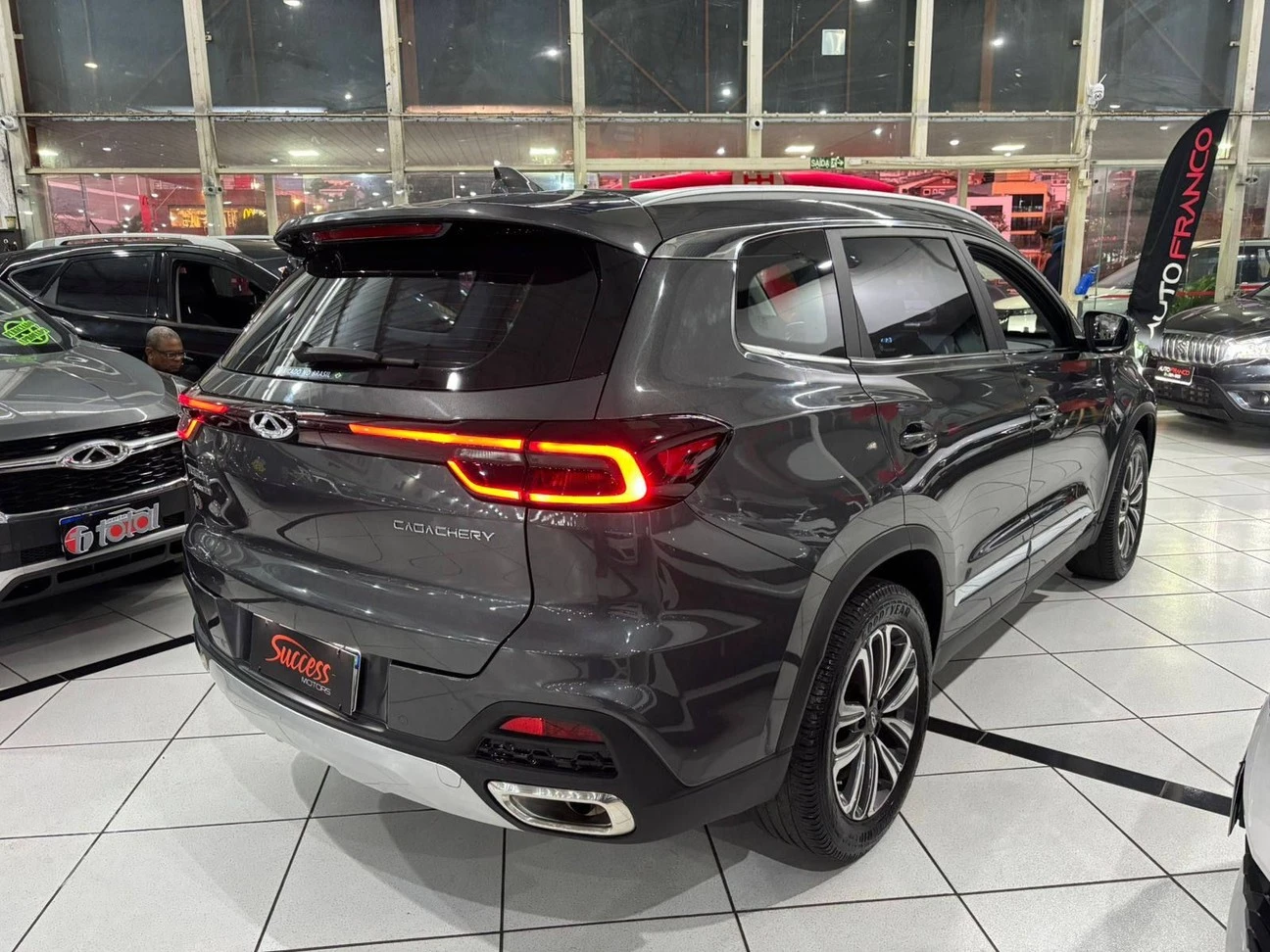 CHERY TIGGO 8