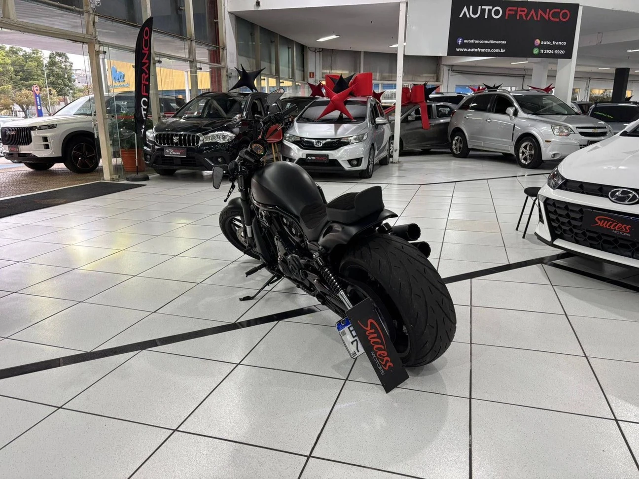 HARLEY-DAVIDSON V ROD 10TH ANNIVERSARY EDITION