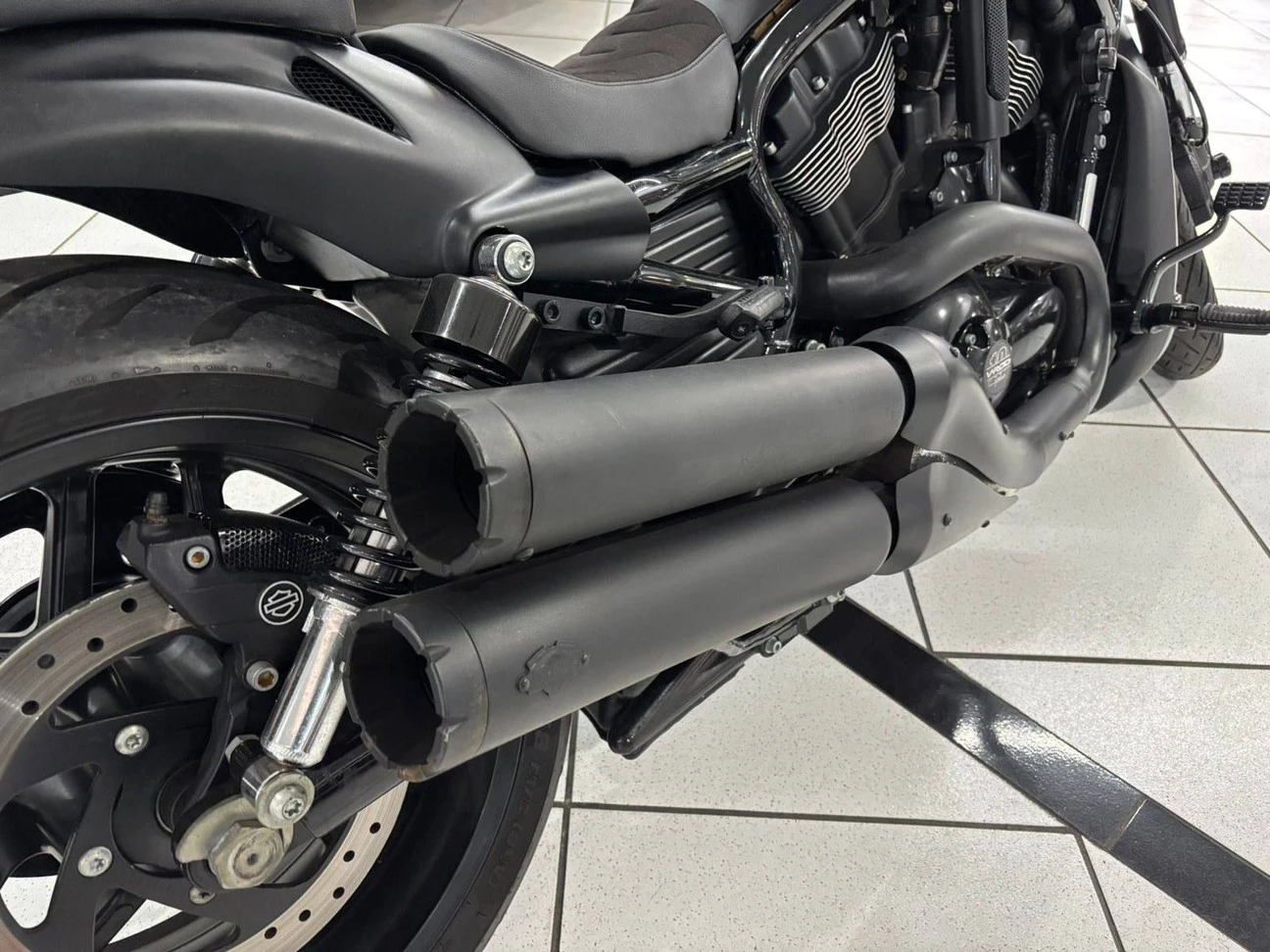 HARLEY-DAVIDSON V ROD 10TH ANNIVERSARY EDITION