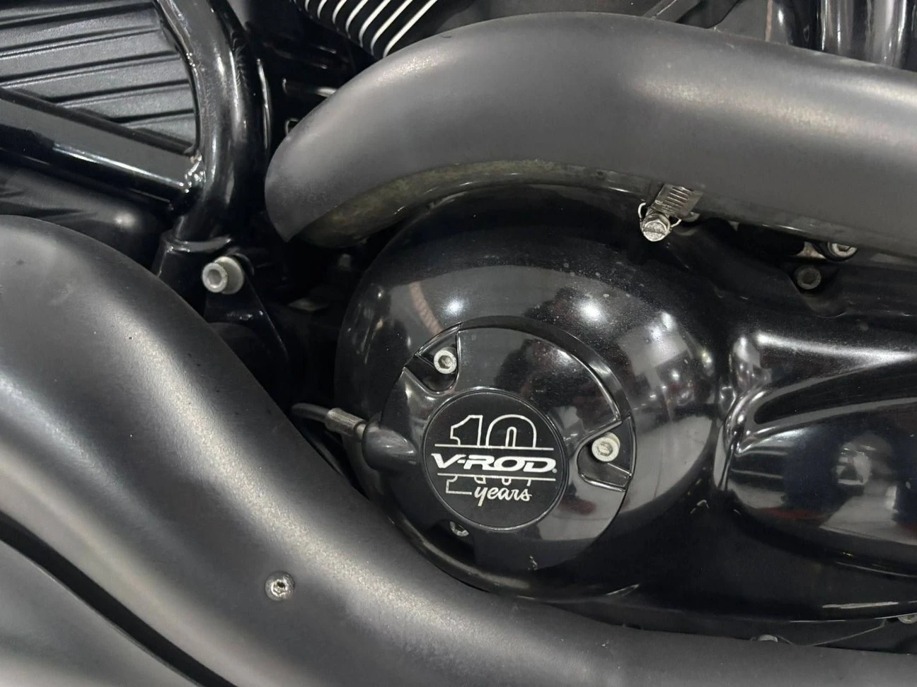 HARLEY-DAVIDSON V ROD 10TH ANNIVERSARY EDITION