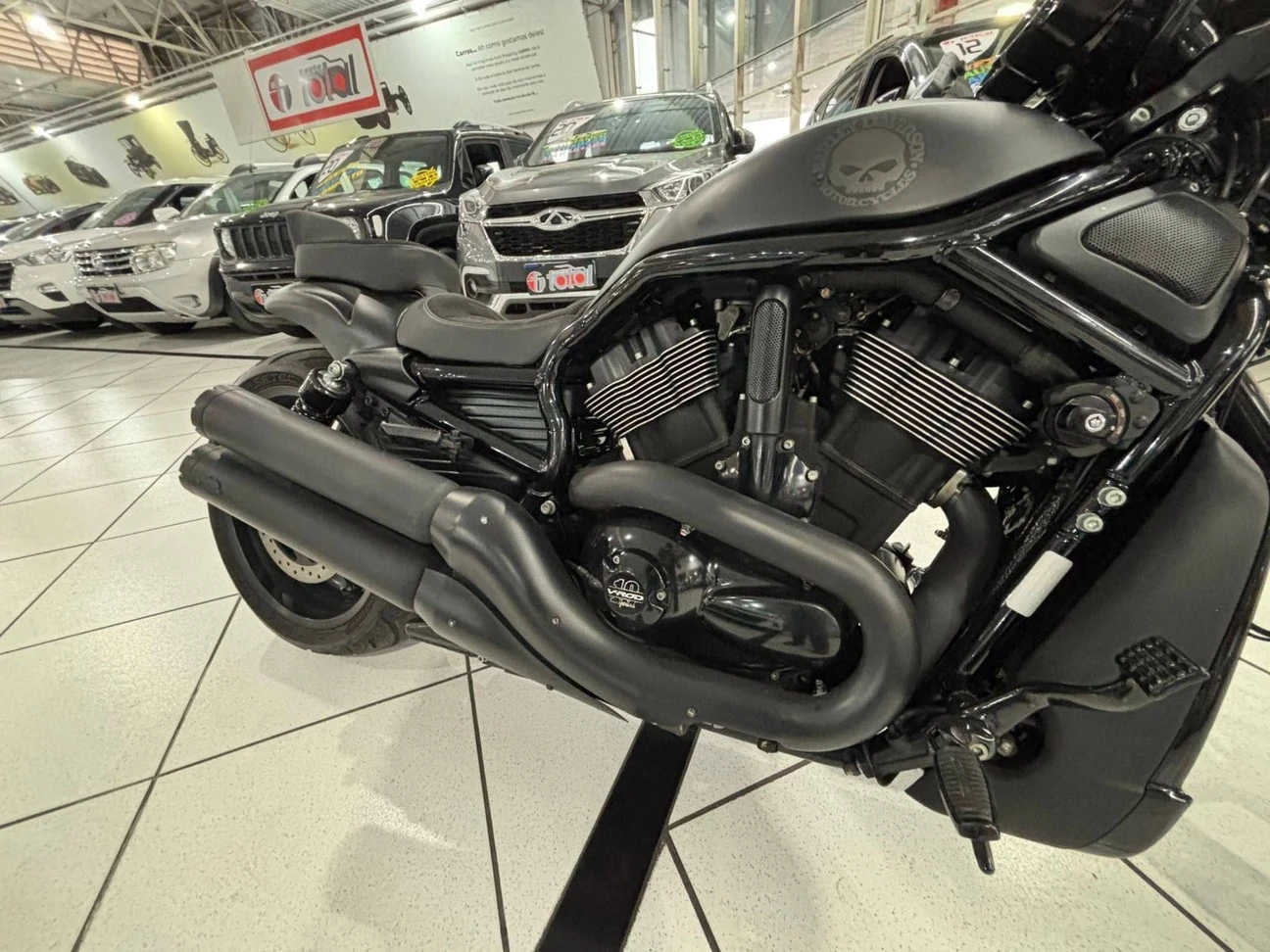 HARLEY-DAVIDSON V ROD 10TH ANNIVERSARY EDITION