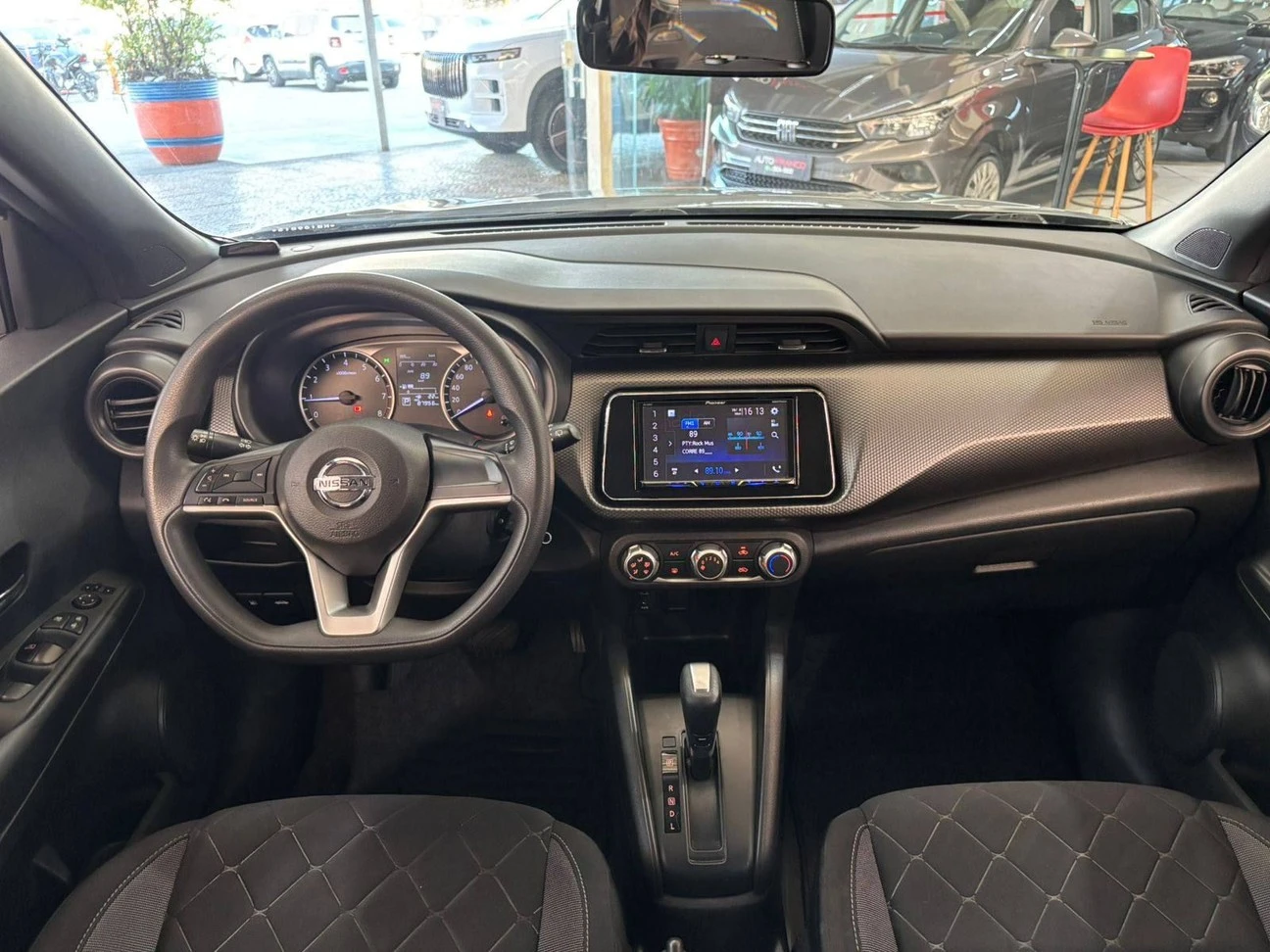 NISSAN KICKS
