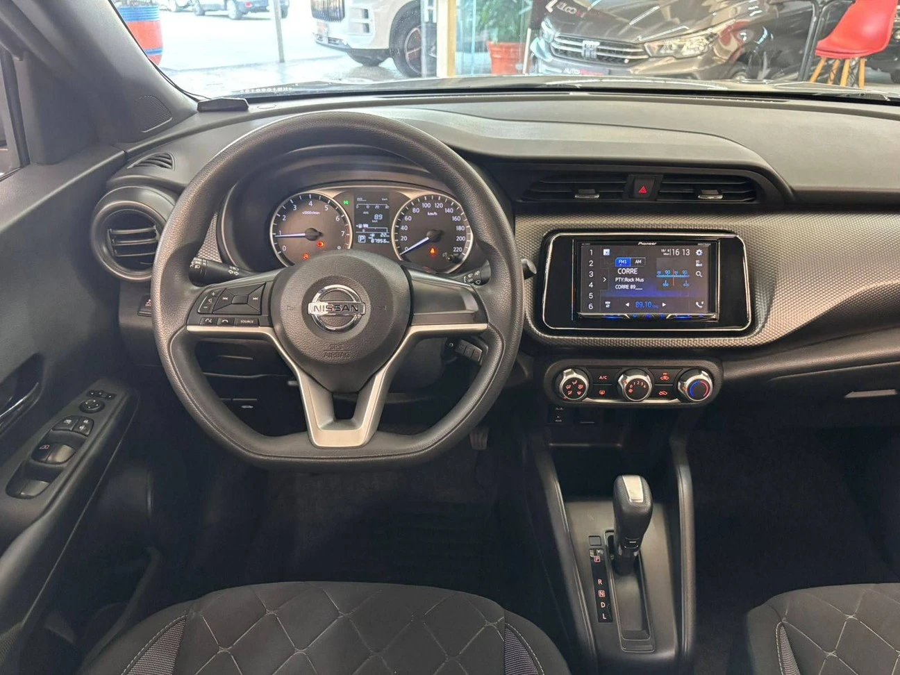 NISSAN KICKS