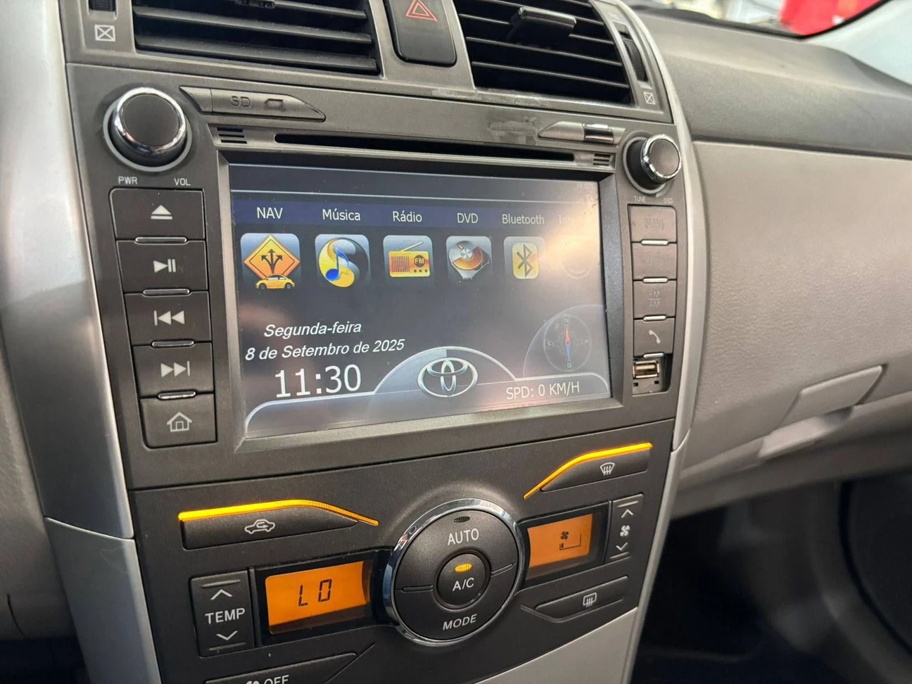 TOYOTA COROLLA