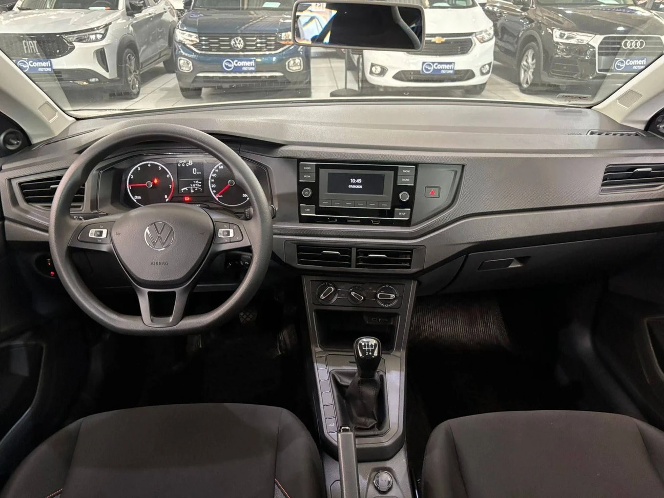 VOLKSWAGEN POLO