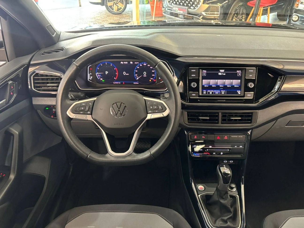 VOLKSWAGEN T-CROSS