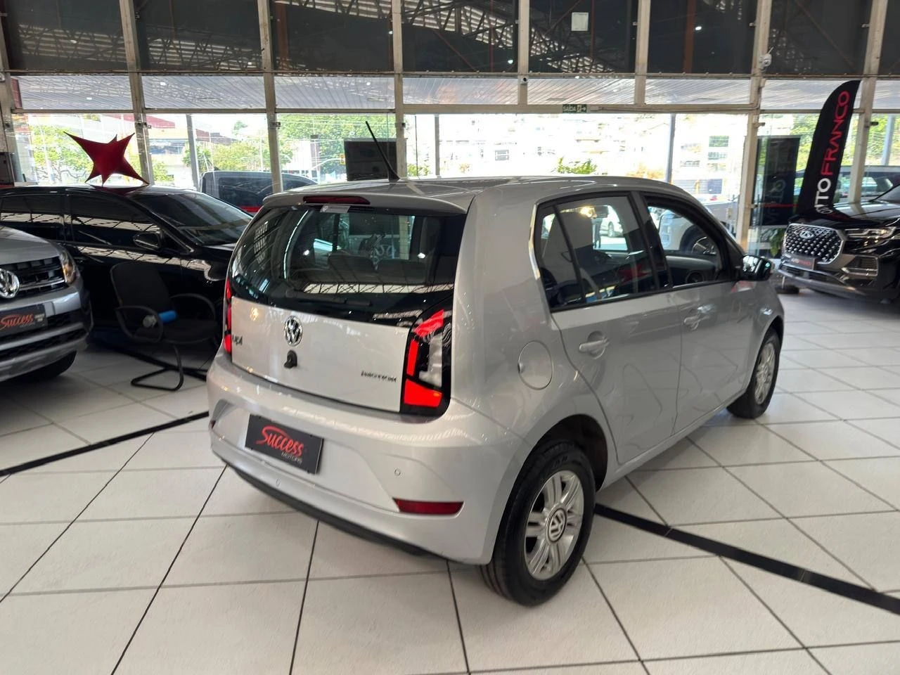VOLKSWAGEN UP