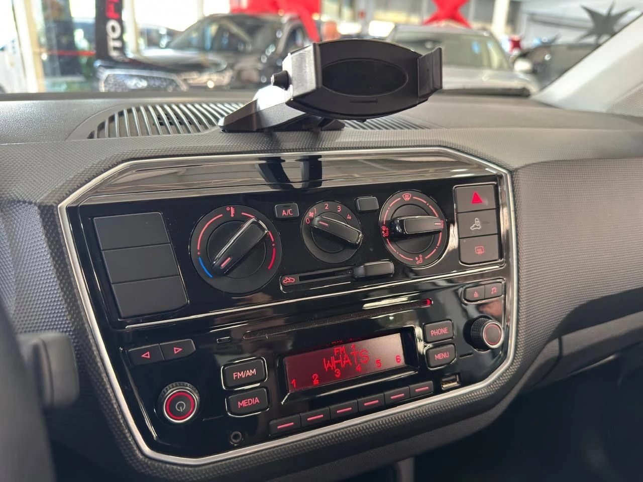 VOLKSWAGEN UP