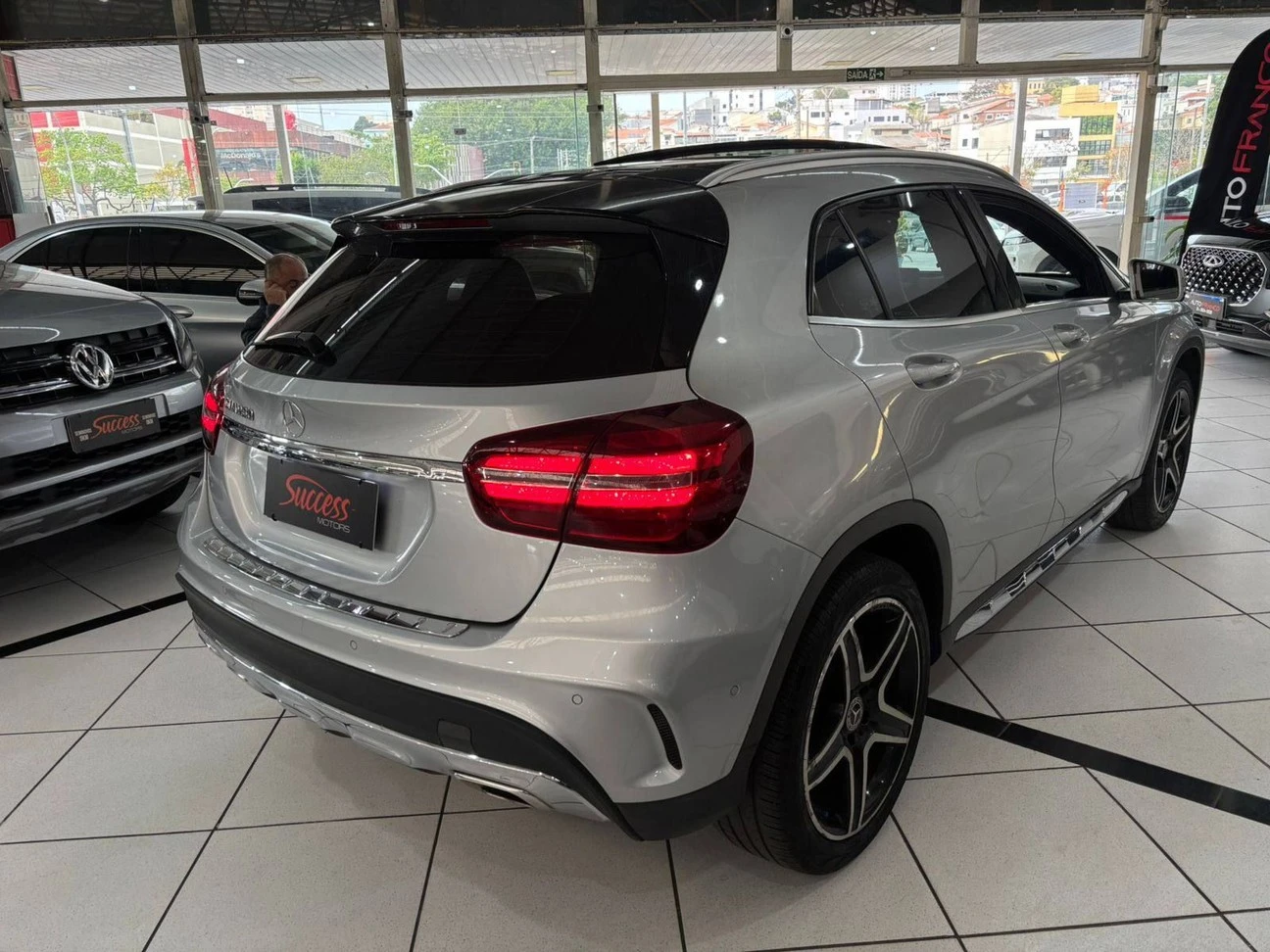 MERCEDES-BENZ GLA 250