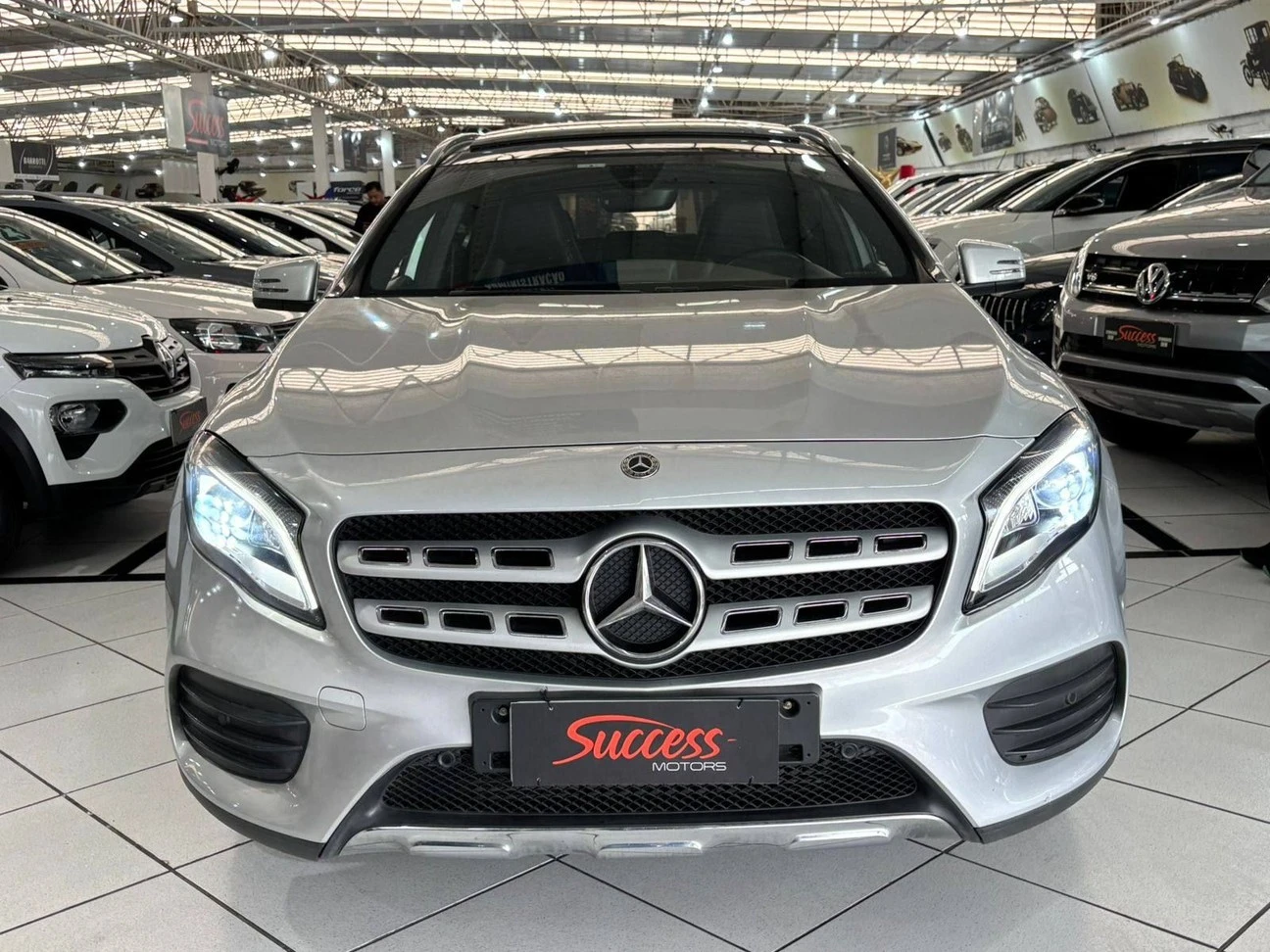 MERCEDES-BENZ GLA 250