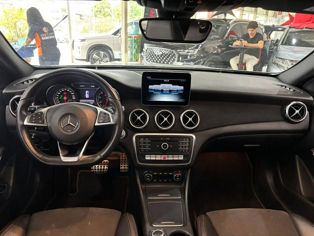 MERCEDES-BENZ GLA 250