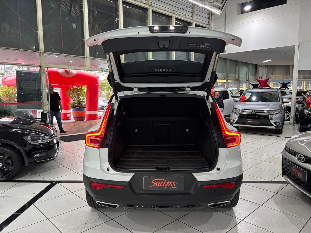 VOLVO XC40