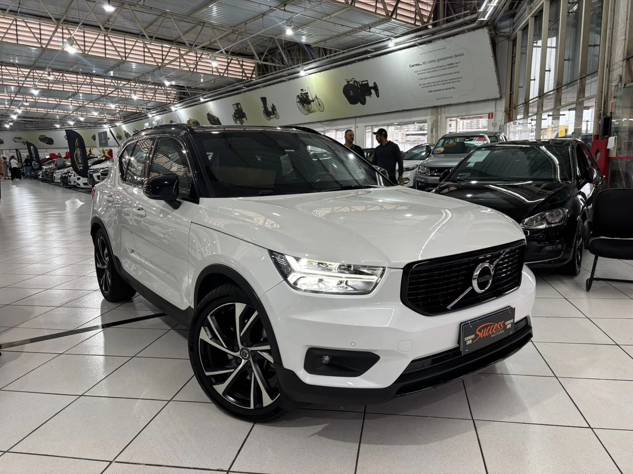 VOLVO XC40