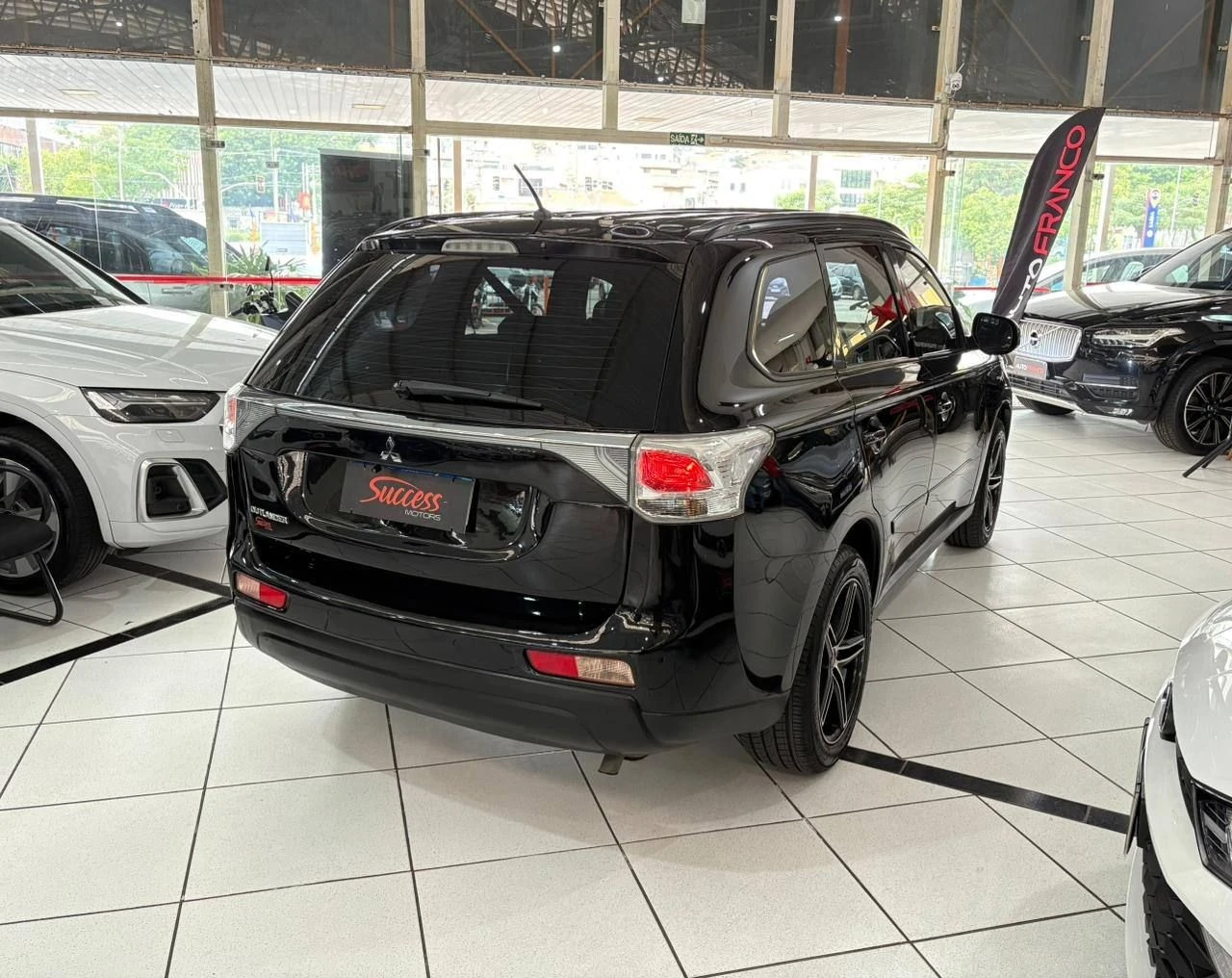 MITSUBISHI OUTLANDER