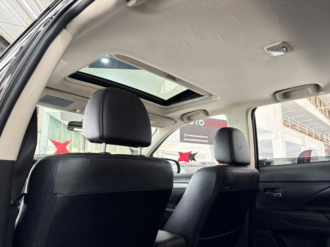 MITSUBISHI OUTLANDER