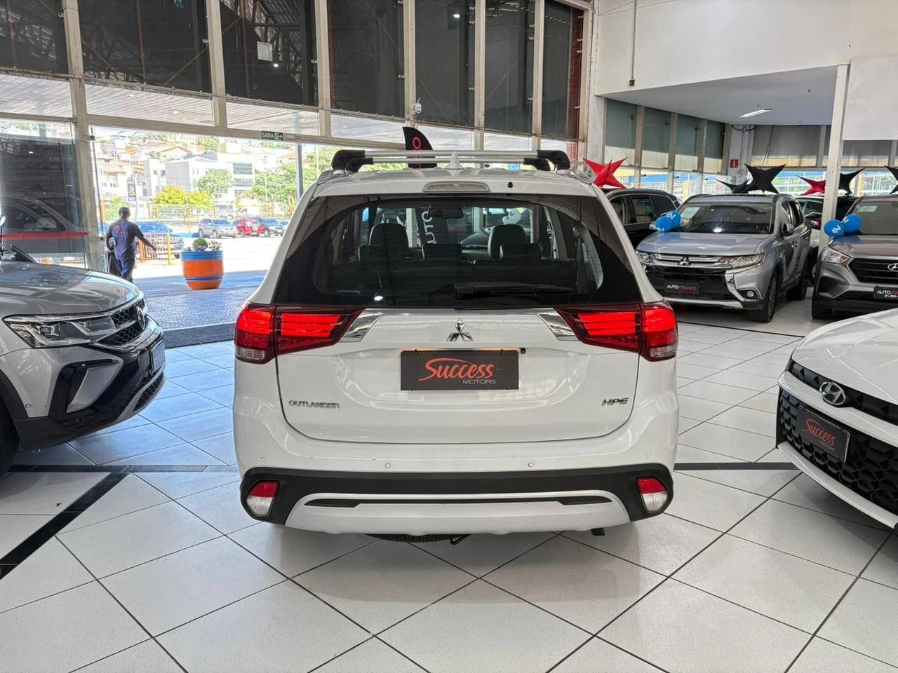 MITSUBISHI OUTLANDER