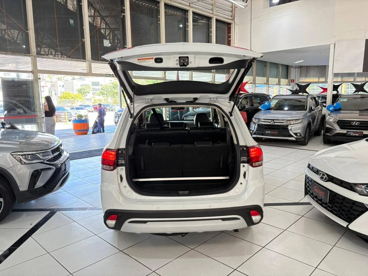 MITSUBISHI OUTLANDER