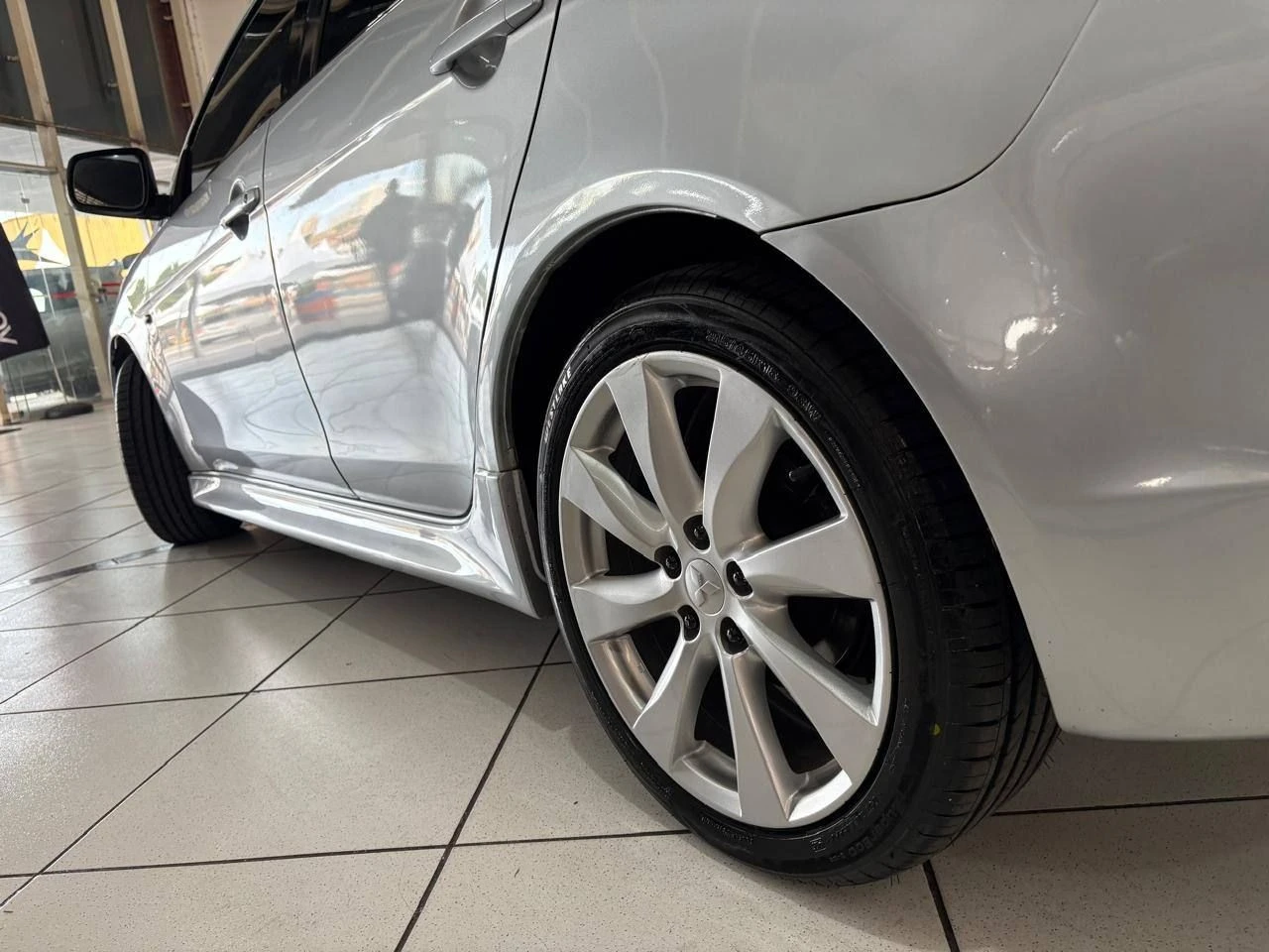 MITSUBISHI LANCER