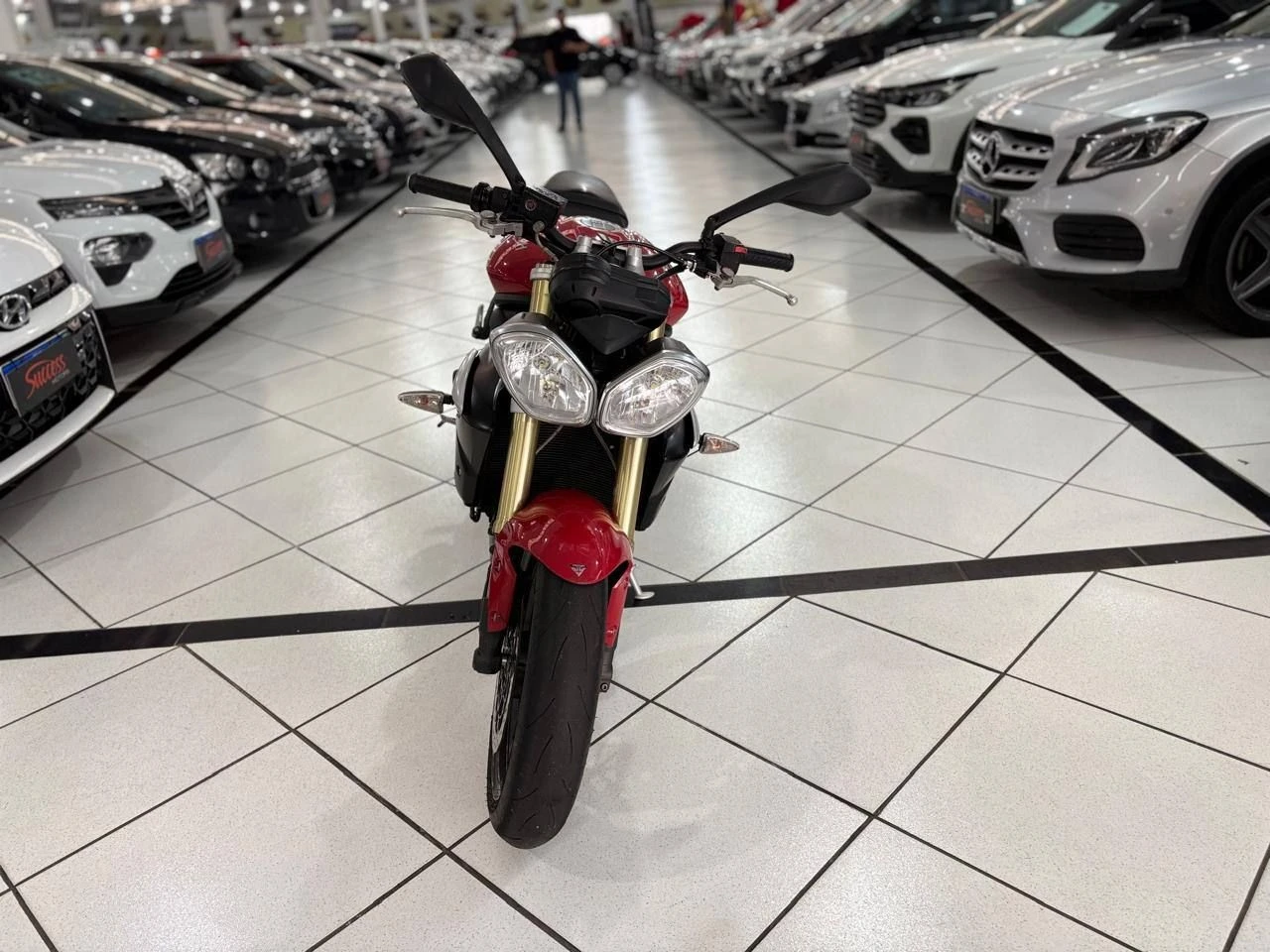 TRIUMPH STREET TRIPLE 675 ABS