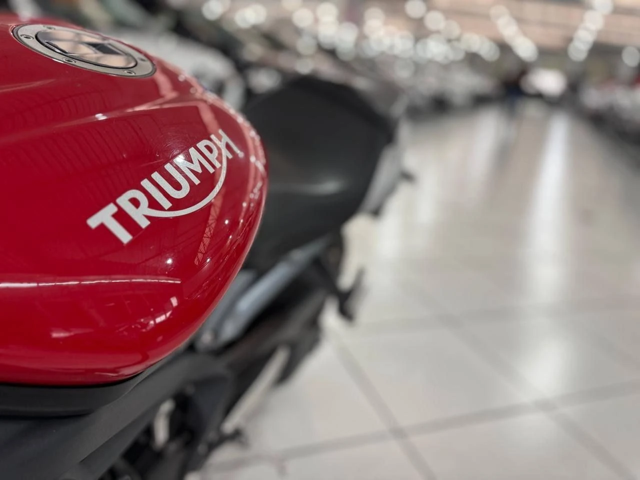 TRIUMPH STREET TRIPLE 675 ABS