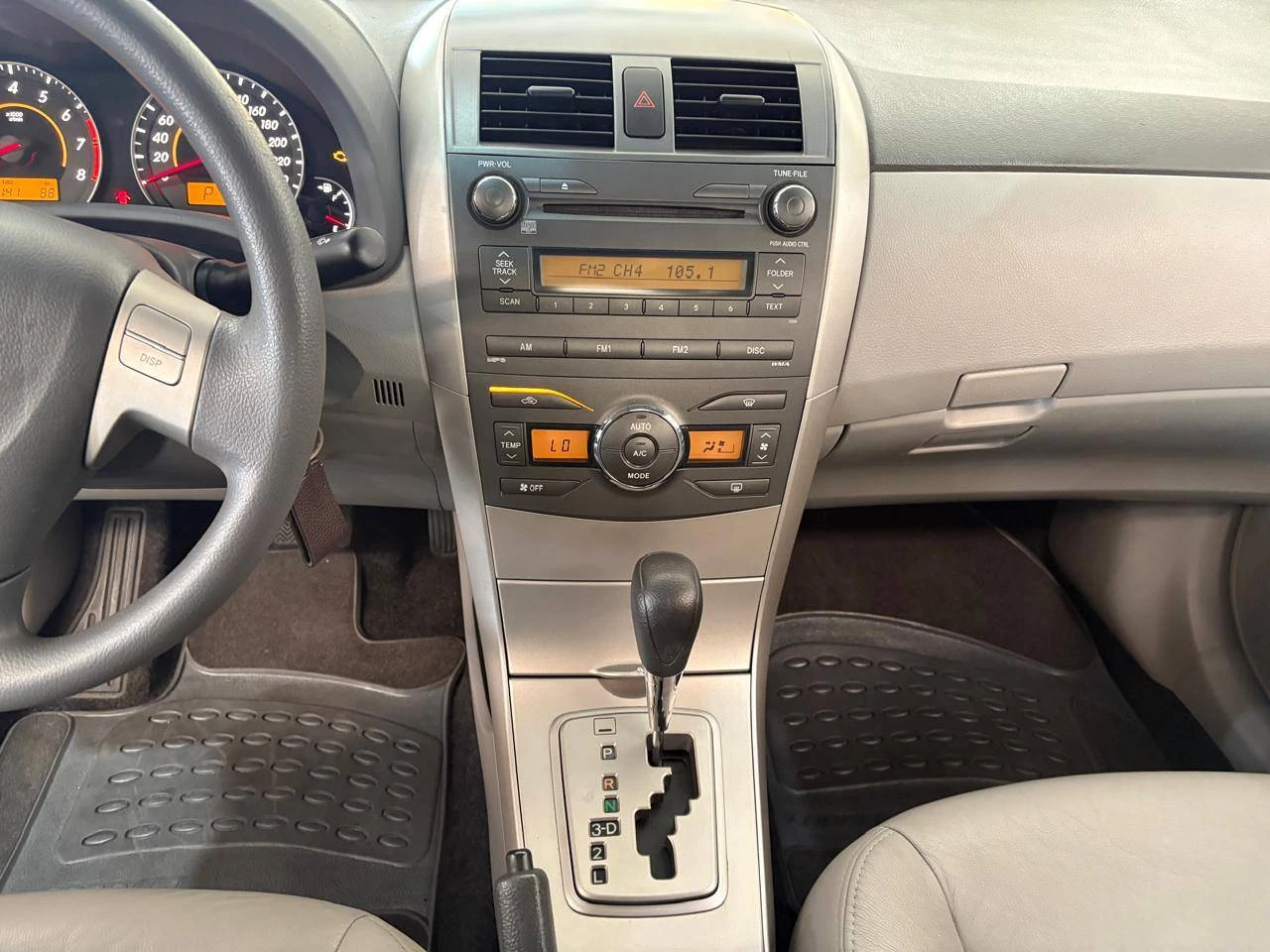 TOYOTA COROLLA