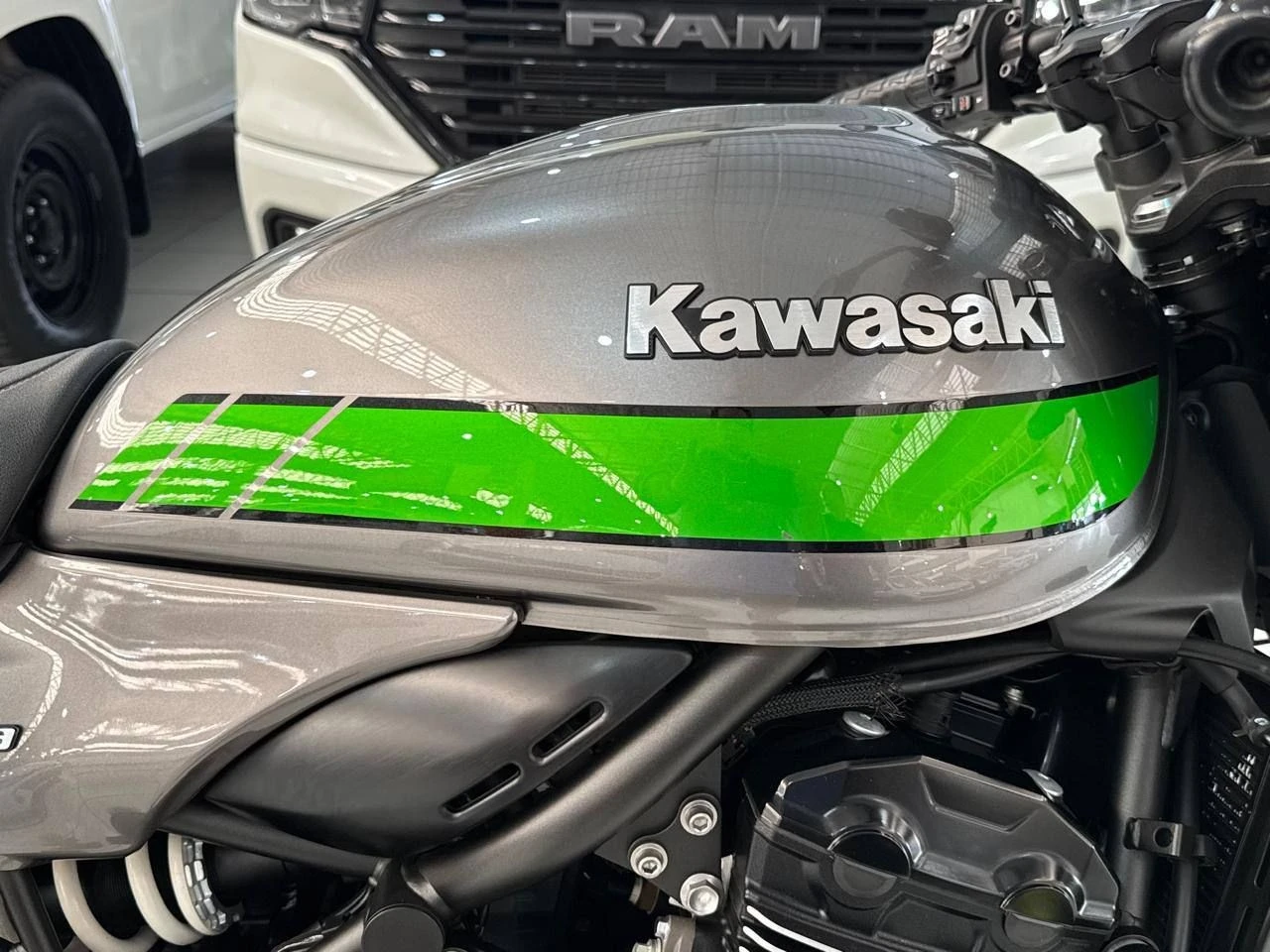 KAWASAKI Z900RS CAFÉ